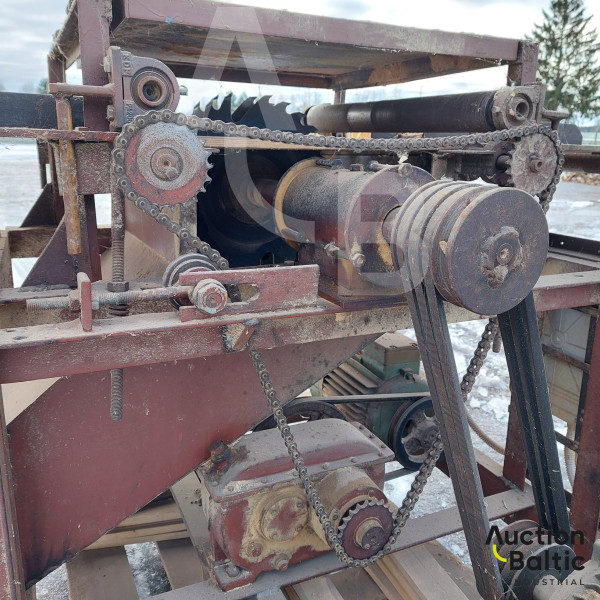 Board width narrowing unit (Lentos pločio siaurinimo staklės)