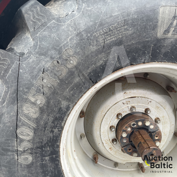 Massey Ferguson 8270