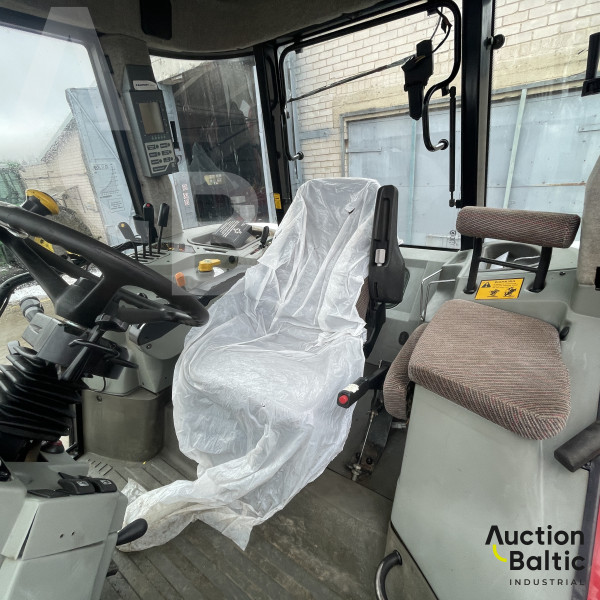 Massey Ferguson 8270