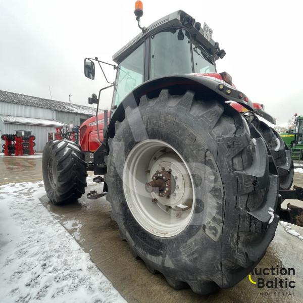 Massey Ferguson 8270