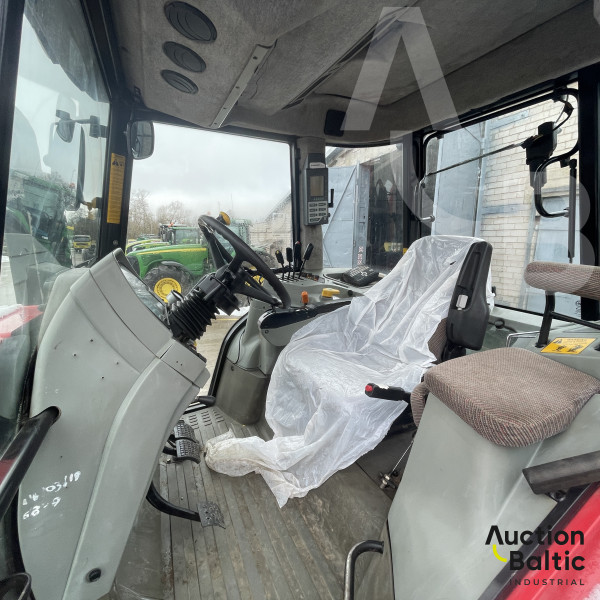 Massey Ferguson 8270