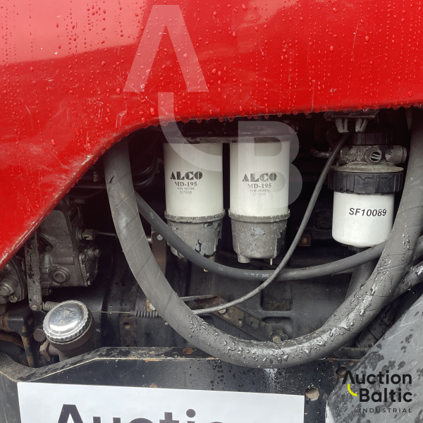 Massey Ferguson 8270