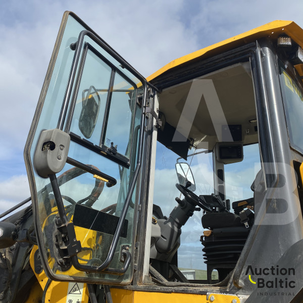 JCB 427