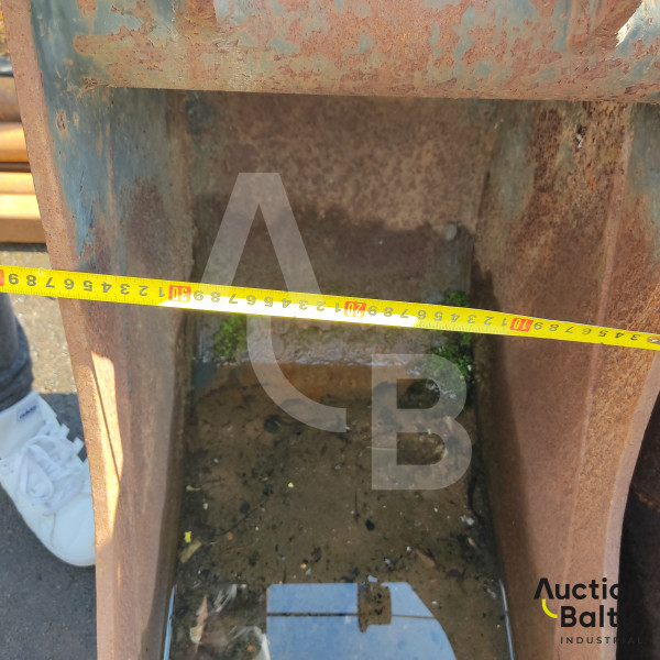 Narrow digging bucket (Siauras kasimo kaušas)