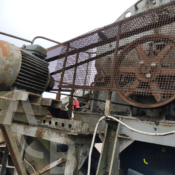 Mobile crusher (Mobilus trupintuvas)