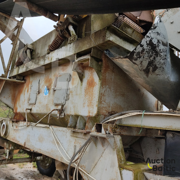 Mobile crusher (Mobilus trupintuvas)