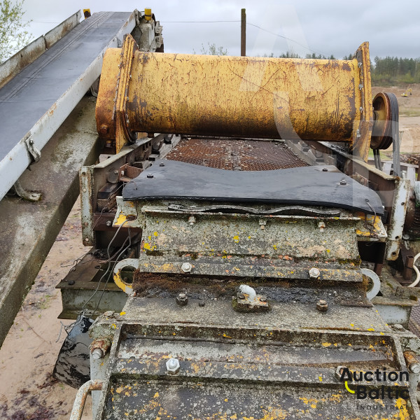 Mobile crusher (Mobilus trupintuvas)