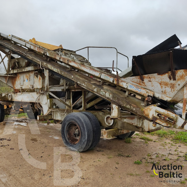 Mobile crusher (Mobilus trupintuvas)