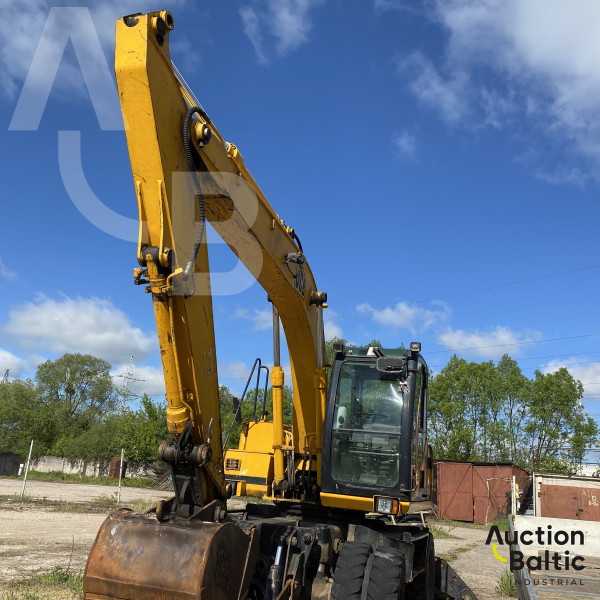 JCB JS 130 W