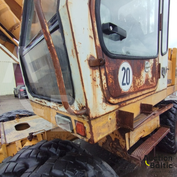 Liebherr A 902 Litronic