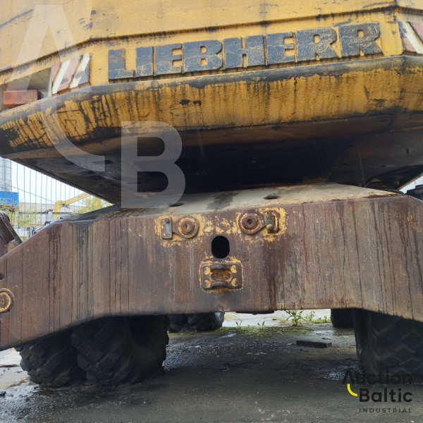 Liebherr A 902 Litronic