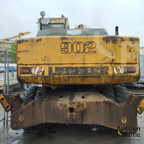Liebherr A 902 Litronic