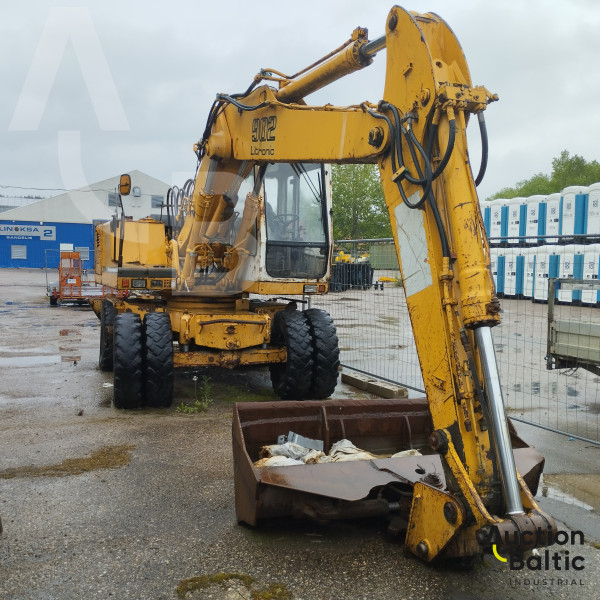 Liebherr A 902 Litronic
