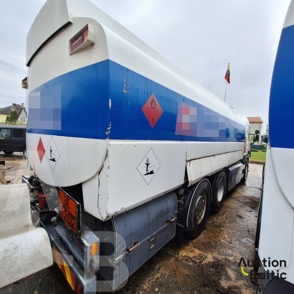 Scania P 124