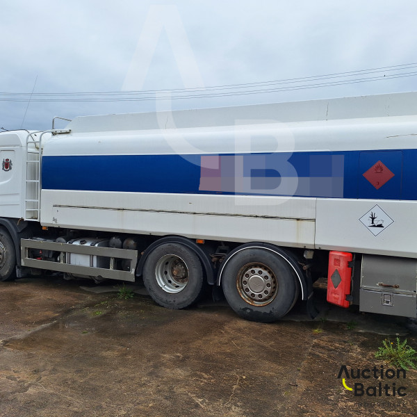Scania P 124