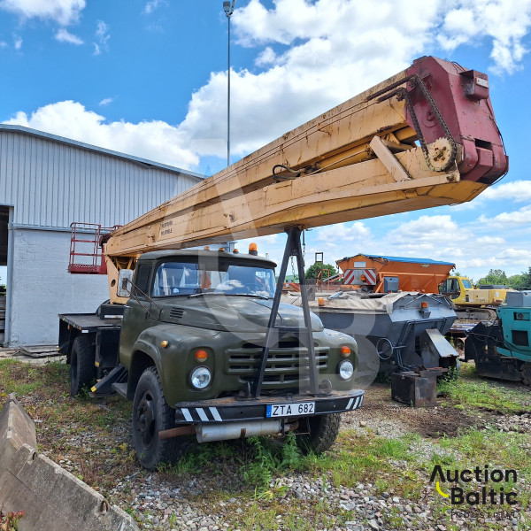 ZIL 130