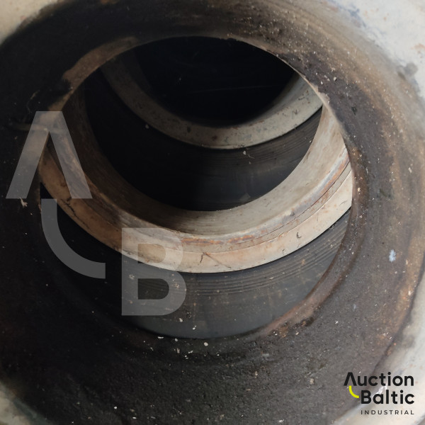 Tires with rims for MAZ (MAZ padangos su ratlankiais)