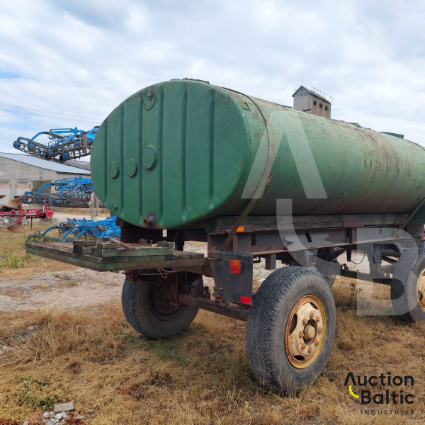 Water tank with chassis (vandens talpa su važiuokle)