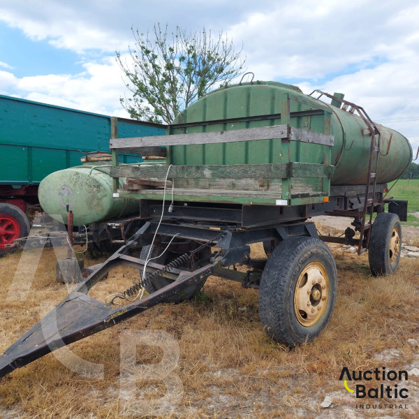 Water tank with chassis (vandens talpa su važiuokle)
