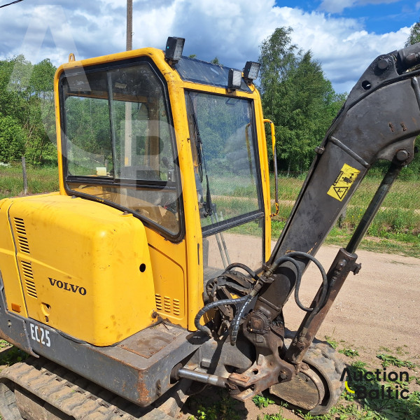 Volvo EC 25