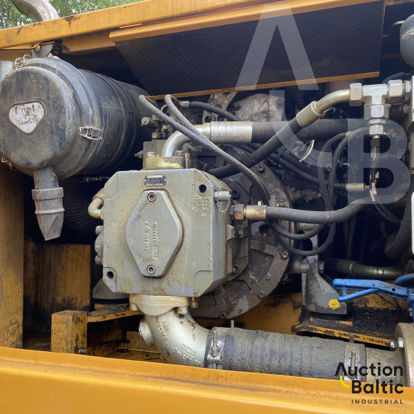 Liebherr  R 900 C Litronic