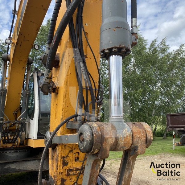 Liebherr  R 900 C Litronic