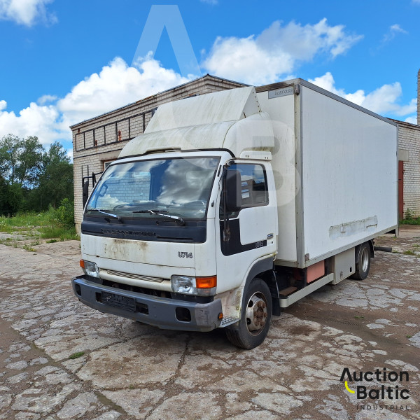 Nissan U714