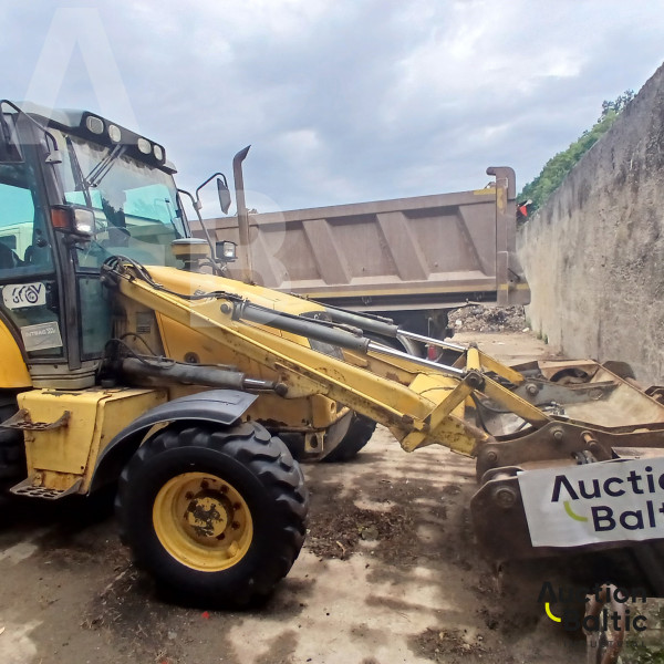 New Holland LB 110 B