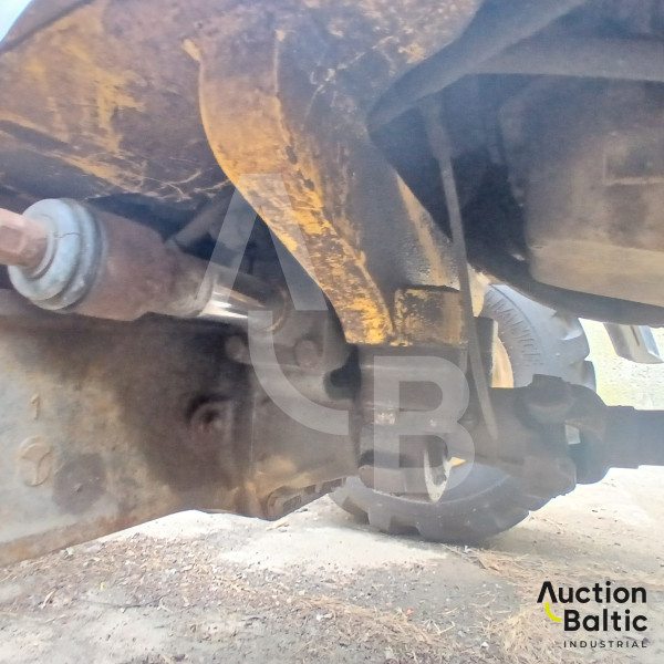 New Holland LB 110 B