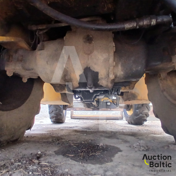 New Holland LB 110 B