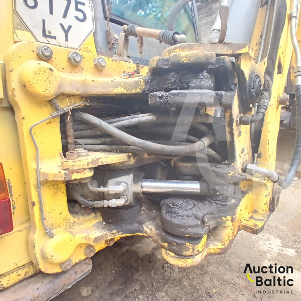 New Holland LB 110 B