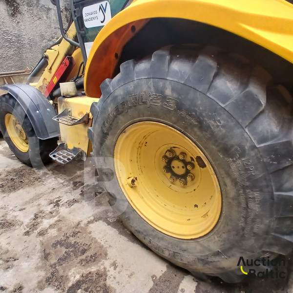 New Holland LB 110 B