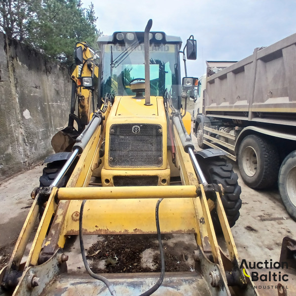 New Holland LB 110 B