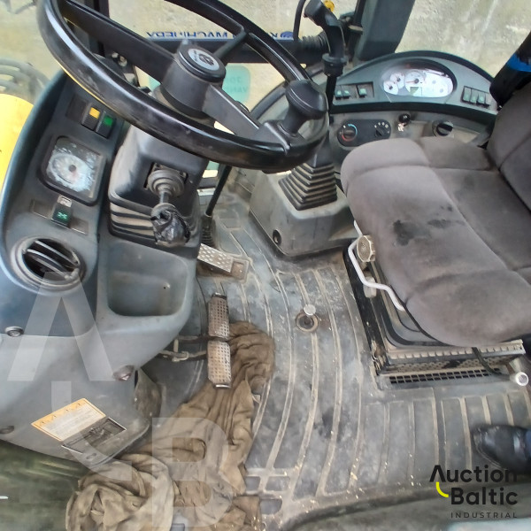 New Holland LB 110 B