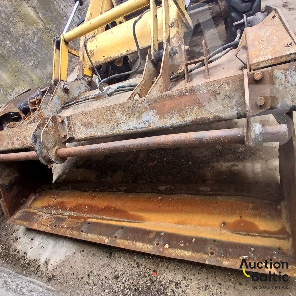 New Holland LB 110 B