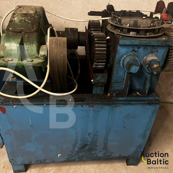 Tyre cutting machine(Padangų pjaustymo staklės).