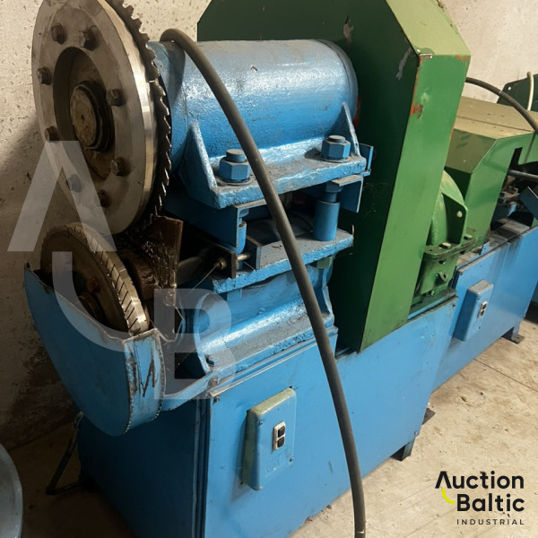 Tyre cutting machine(Padangų pjaustymo staklės).