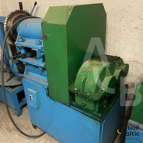 Tyre cutting machine(Padangų pjaustymo staklės).