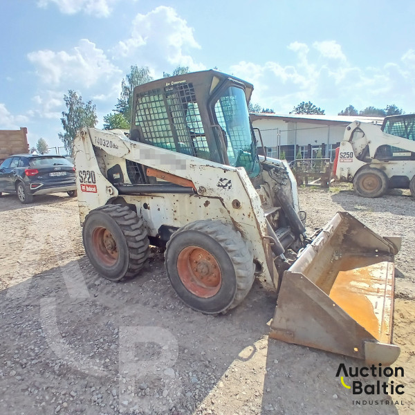 Bobcat S 220