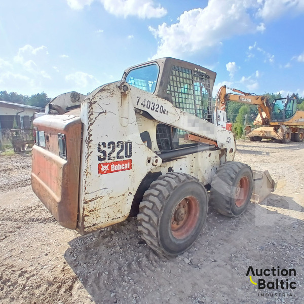 Bobcat S 220