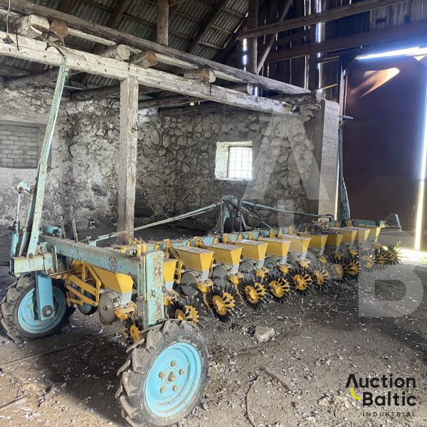 Sugar beet seeder (Cukrinių runkelių sėjamoji)