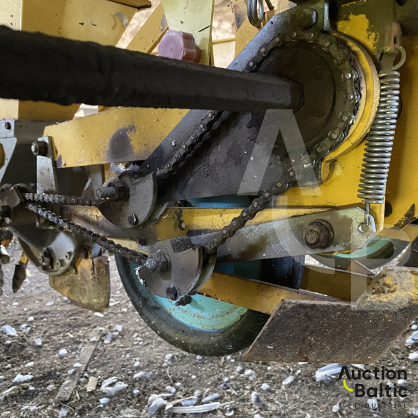 Sugar beet seeder (Cukrinių runkelių sėjamoji)