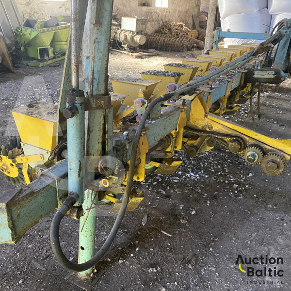 Sugar beet seeder (Cukrinių runkelių sėjamoji)