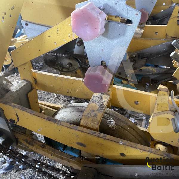 Sugar beet seeder (Cukrinių runkelių sėjamoji)