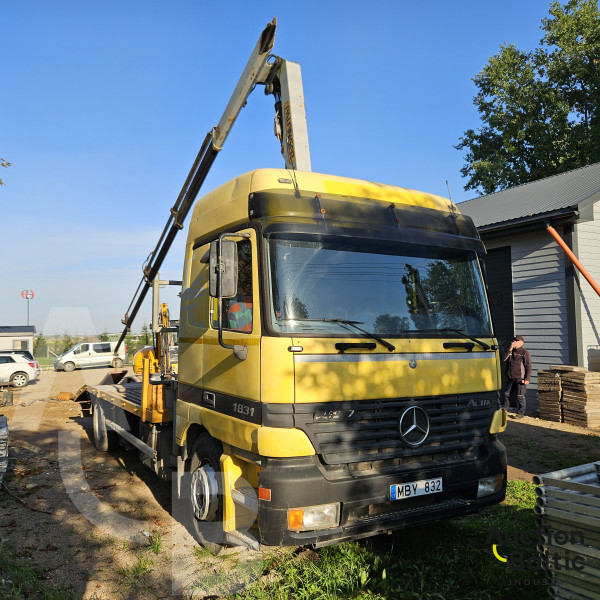 Mercedes-Benz 1831 L + Palfinger PK 9001 B + electric winch