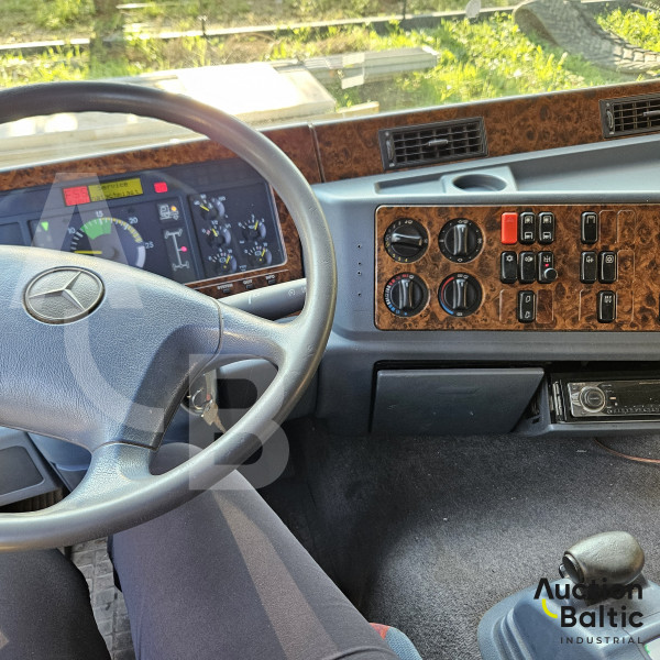 Mercedes-Benz 1831 L + Palfinger PK 9001 B + electric winch
