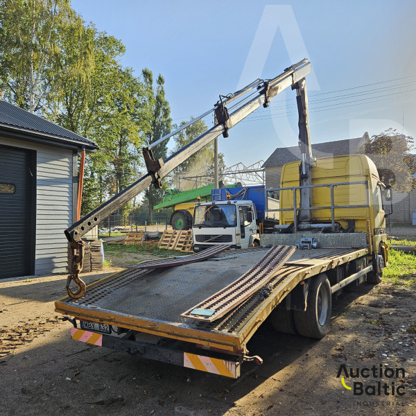 Mercedes-Benz 1831 L + Palfinger PK 9001 B + electric winch