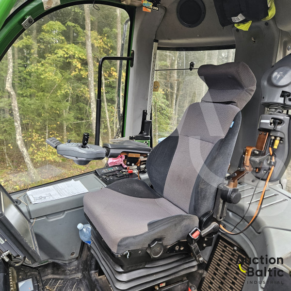 John Deere 1170 E + H414