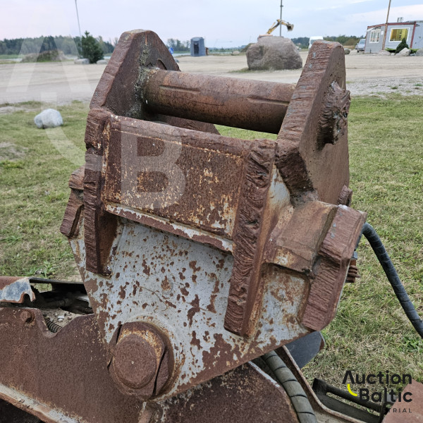 Tilting bucket (Vartomas kaušas)
