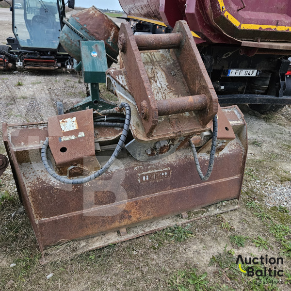 Tilting bucket (Vartomas kaušas)